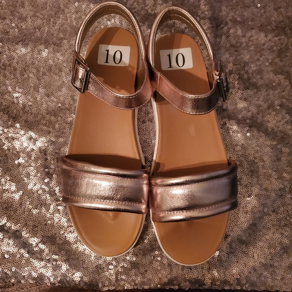 UGG Zayne Metallic Leather Platform Sandals - Rose Gold - Women's Size 10 - Picture 4 of 8